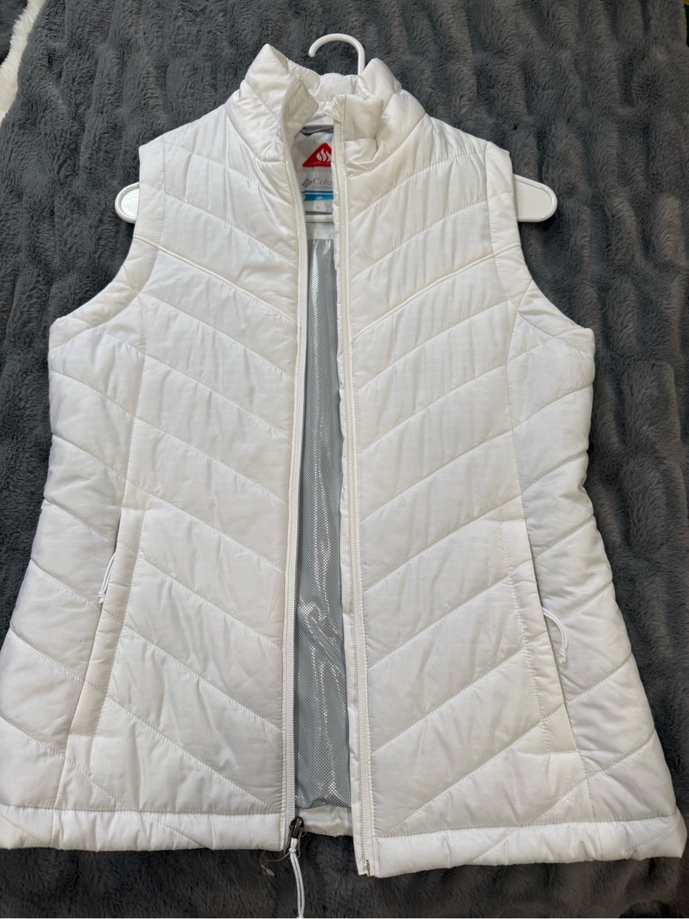 Columbia White Quilted Sleeveless Vest